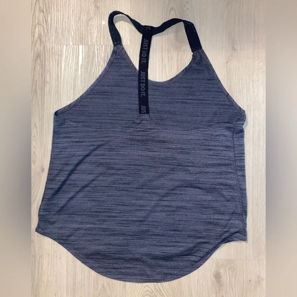 Nike top women’s large